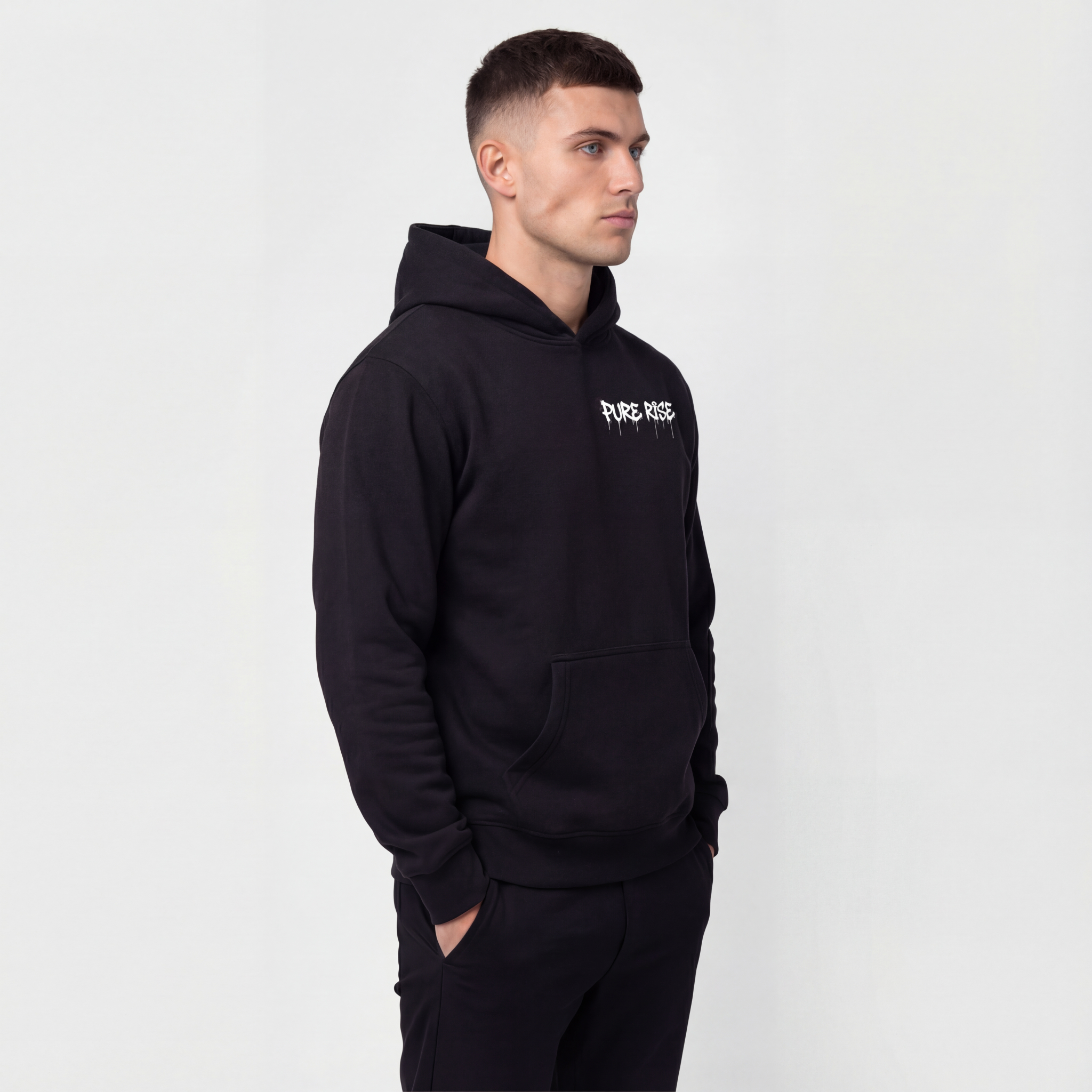 Schwarzer UPRIZN Oversize Hoodie – Seitenansicht